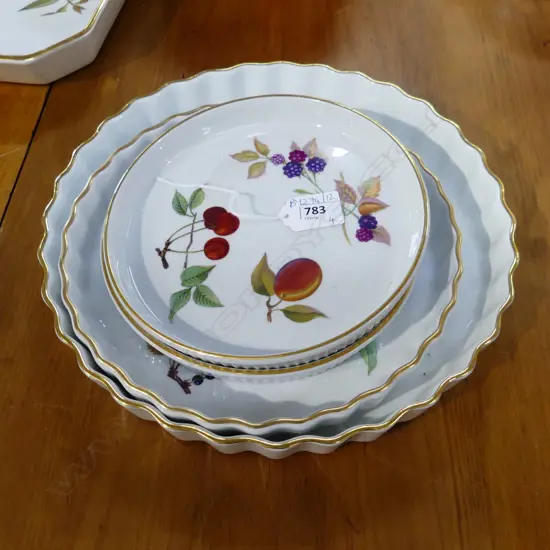 4 ROYAL WORCESTER EVESHAM BAKING DISHES 275mm dia