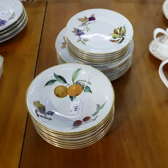20 PCES ROYAL WORCESTER EVESHAM; 7 CEREAL BOWLS, 7 SMALL SIDE PLATES, 6 LARGE SIDE PLATES 210mm dia