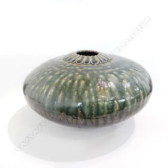 LG ROD DAVIES (FERN FLAT POTTERY) GREEN GLAZED POT 360mm dia