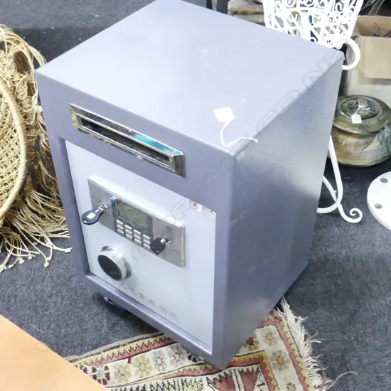 CHINESE 'JIN DUN' SAFE 390x350x600mm