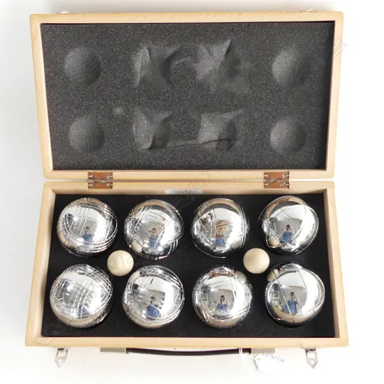 SET OF 8 BOULES, CASED