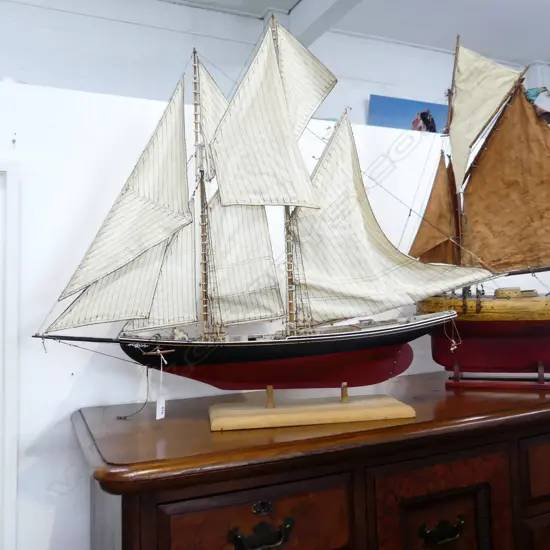 SAILBOAT MODEL H.725mm