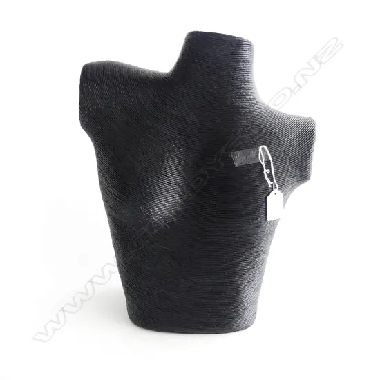 BLACK TORSO WITH APPLIED THREAD 380 MM