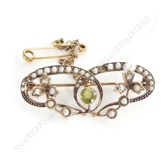 EDWARDIAN 9CT BROOCH peridot & seed pearl 1 pearl missing 3gms