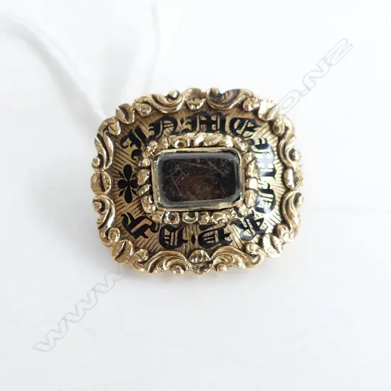 15CT GOLD MOURNING BROOCH, 3.7gm