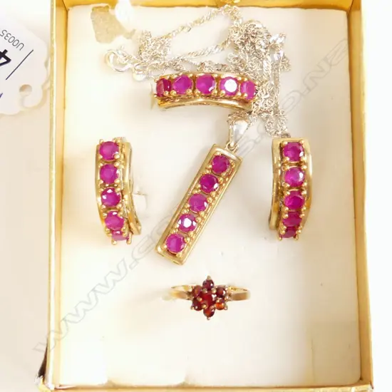 9CT RED STONE RING 1 GRAM + 3 PCE STG SET 15.5 GRAMS