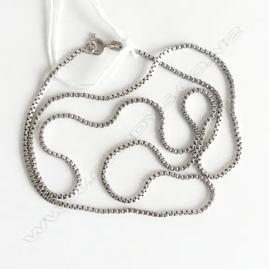 14ct WHITE GOLD FINE BOX LINK NECK CHAIN L.555mm 6.6gms