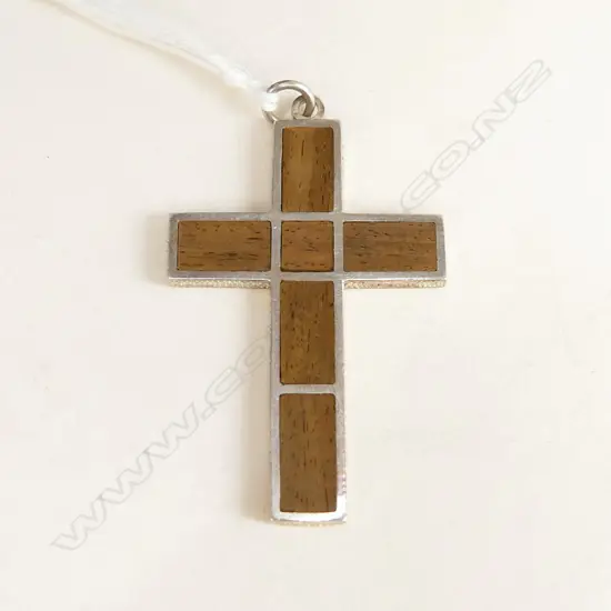 NZ RUSSELL MURPHY SILVER & LIGNUM VITAE CRUCIFIX