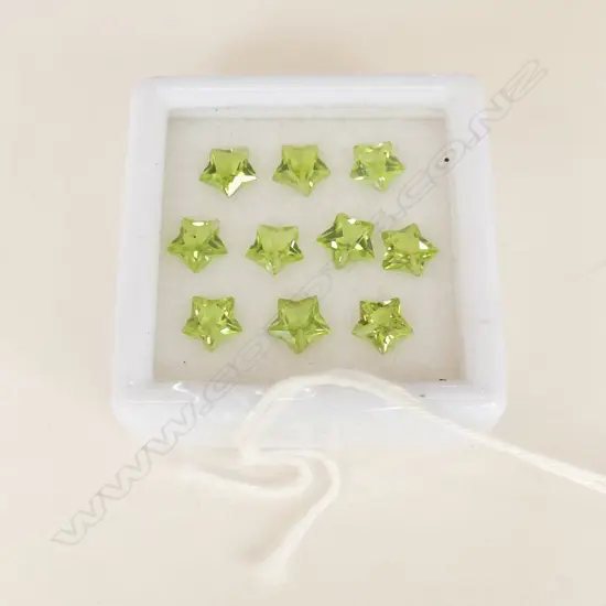 PERIDOT STARS 10 =7.10CT