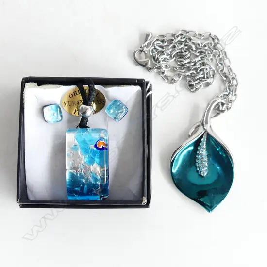 3 MURANO PIECES: EARRINGS, 2 PENDANTS (1 ON CHAIN)
