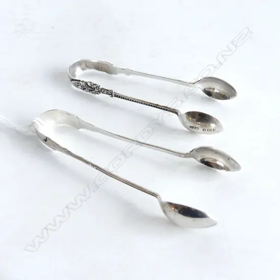 TWO PAIRS OF STERLING SILVER TONGS BIRMINGHAM 1903 & 1904 L. 102MM