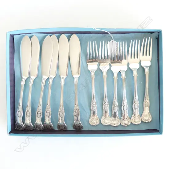 KINGS PATTERN SILVER PLATED 12 PIECE FISH CUTLERY SET BY GIBSON & CO UK