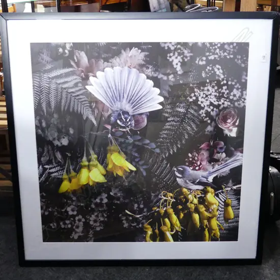 LG FANTAILS ART PRINT, FRAME DAMAGED, 800x800mm
