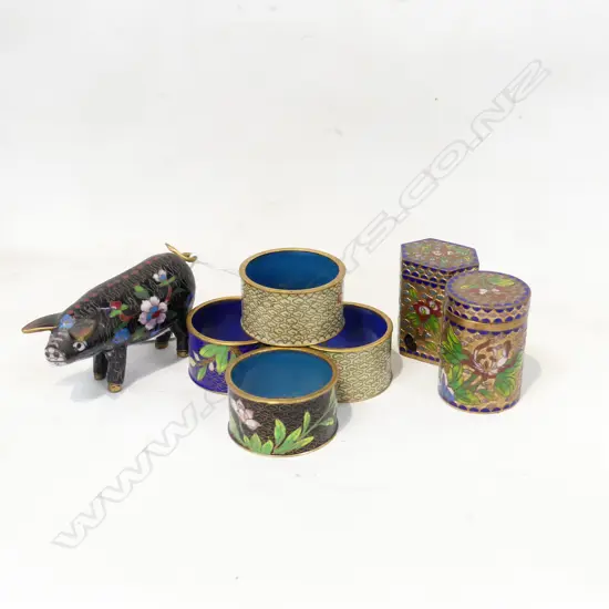 7 PCES CLOISONNE; 4 NAPKIN RINGS, 2 LIDDED CONTAINERS, PIG L.100mm