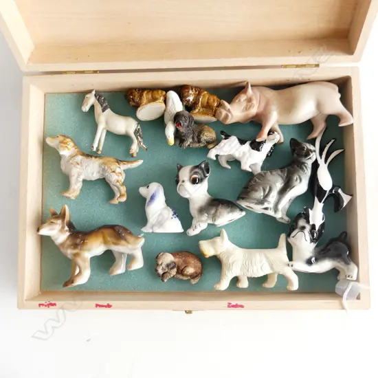 SMALL WOODEN BOX W290MM & CONTENTS VINTAGE MINITURE ANIMAL COLLECTION