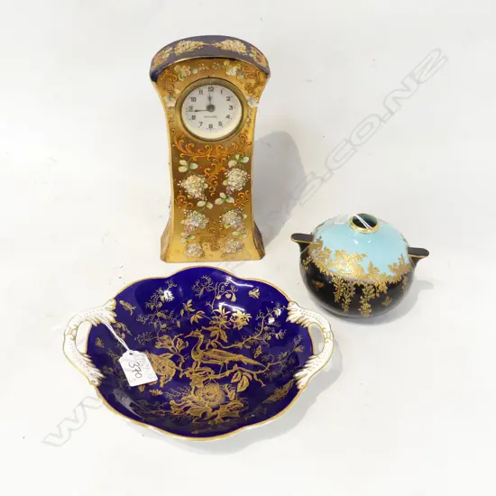 ROYAL DOULTON SQUAT VASE WITH GILT DETAIL BLUE DISH AND GLASS BEDSIDE CLOCK H.220mm 