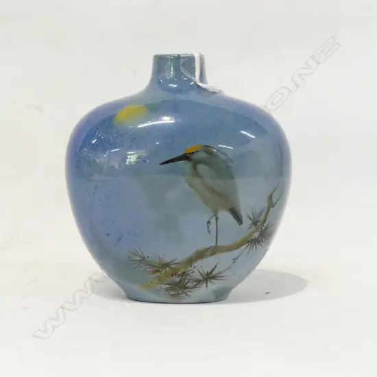ROYAL DOULTON TITANIAN WARE VASE. DEPICTING A HERON IN THE MOONIGHT  110mm 