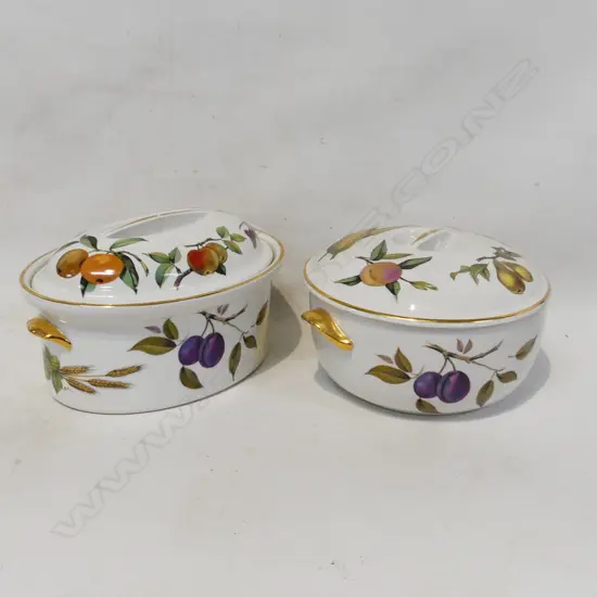 2 LG ROYAL WORCESTER EVESHAM LIDDED TUREENS (OVAL REPAIRED) 220mm dia