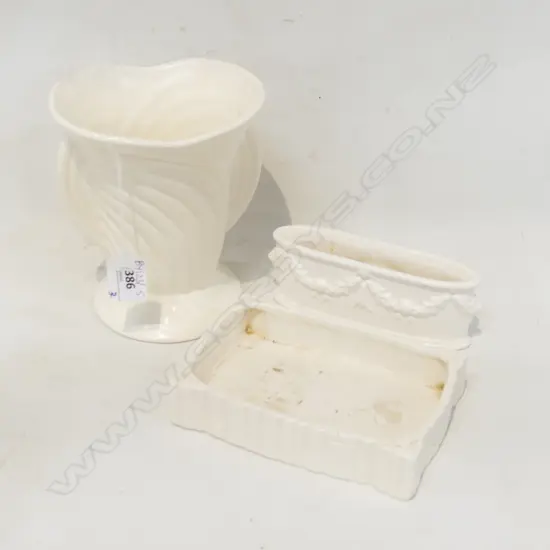 3 WHITE CROWN LYNN VASES; 652, 675, 594 H.155mm