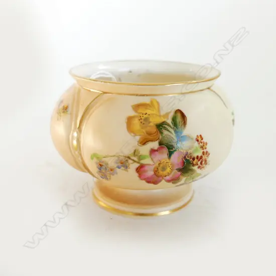 R/WORCESTER SMALL SQUAT VASE coloured florals on peach ground Dia.90mm