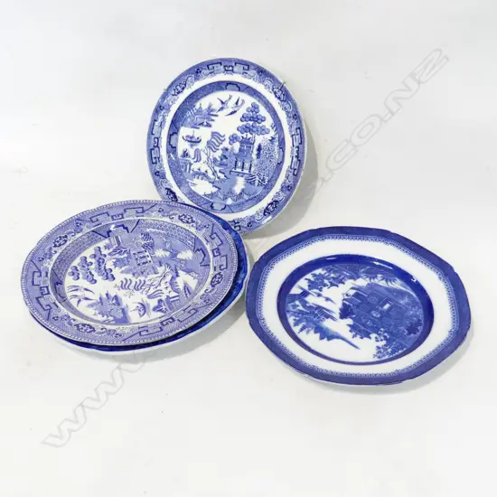 4 ANTIQUE WILLOW PATTERN PLATES 245mm dia