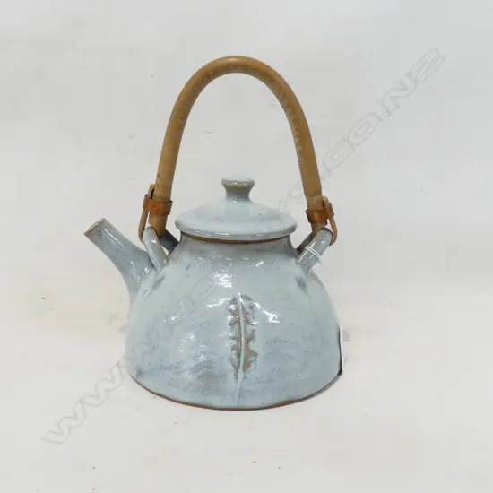 PETER STICHBURY TEAPOT H.230mm