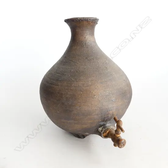 NZ POTTERY DECANTER ATTRB PAT PERRIN, H.320mm