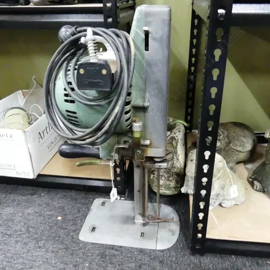 VINTAGE INDUSTRIAL WOLF PACER FABRIC CUTTER[WORKING]