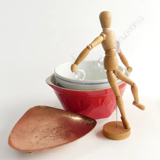 2 LG BOWLS, MASON CASH STYLE 255mm dia, CHINESE FISH, CRYSTAL ICE BUCKET, COPPER DISH, ARTISTS MANNEQUIN