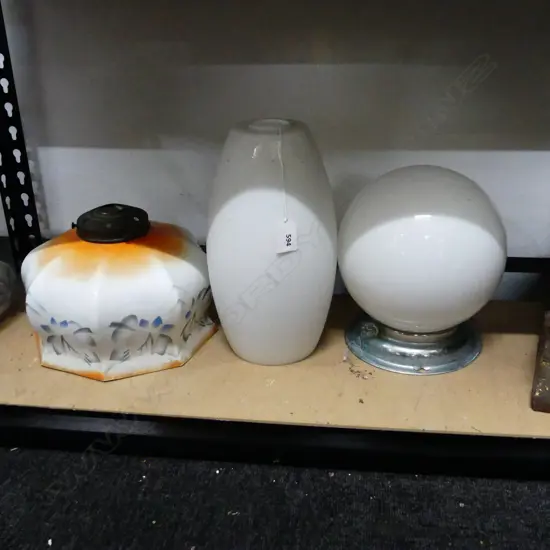 3 GLASS LIGHT FITTINGS