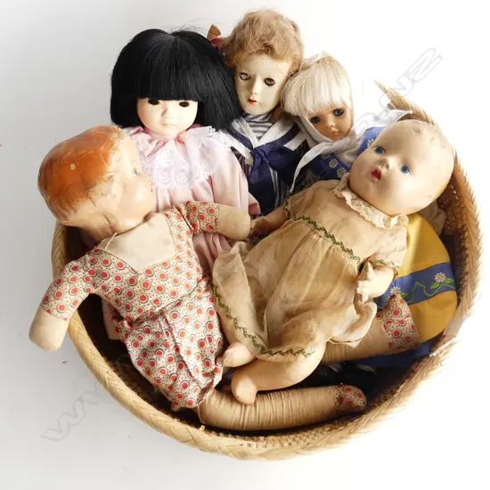 ROUND CANE BASKET DIA370MM & CONTENTS 5 VINTAGE DOLLS
