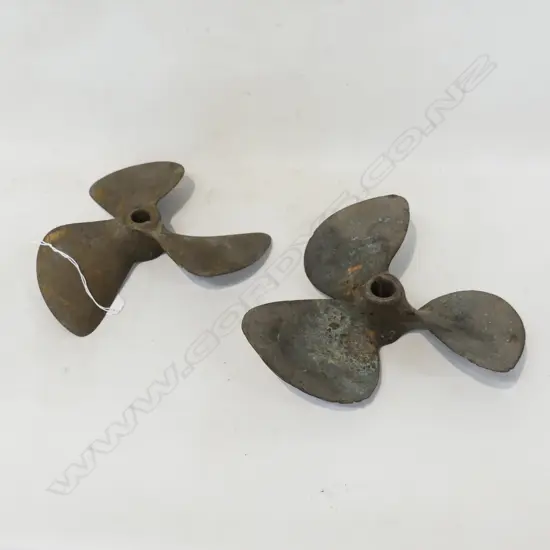 2 VINTAGE BRASS PROPELLERS DIA250MM +/-