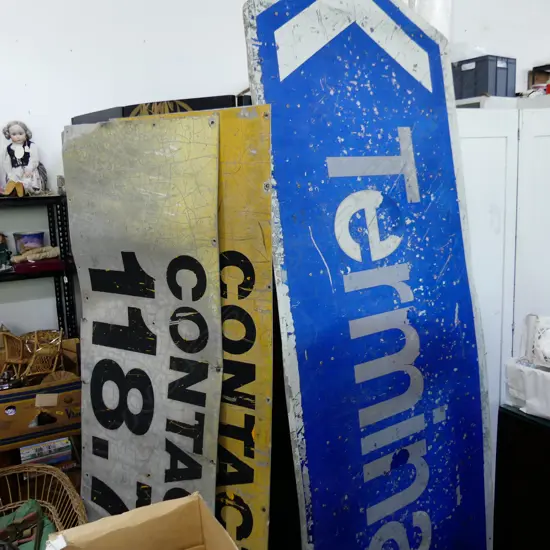 6X LGE VINTAGE AUCKLAND AIRPORT SIGNS INCLUDES 1X TERMINAL  + 5X RUNWAY SIGNS 1082MM-2400L +/-