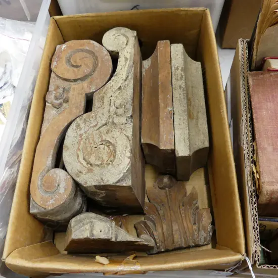 PR CARVED KAURI CORBELS