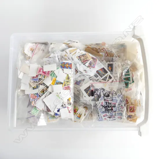 LGE COLLECTION OF MAINLY NZ LOOSE STAMPS