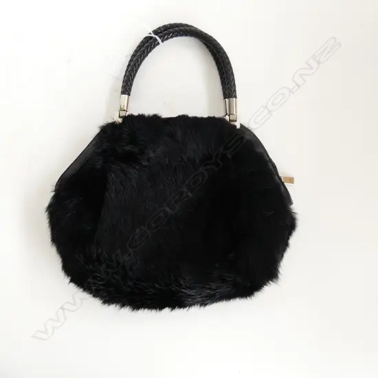 UNBRANDED BLACK FUR HANDBAG 270 x 220mm