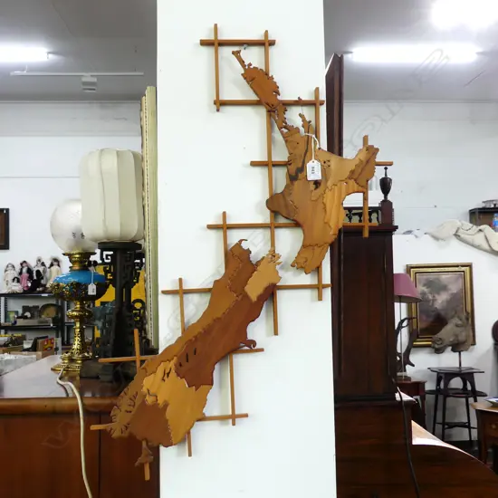 SEGMENTED CARVED WOOD WALL MAP OF NZ L.760mm