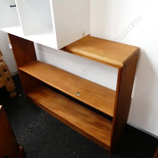 WOODEN BOOKCASE 975x210x730mm