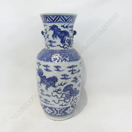 LG B/W CHINESE VASE DECORATED w. DOGS & CLOUDS H.450mm