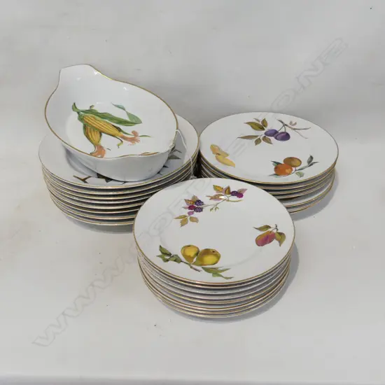 ROYAL WORCESTER EVESHAM 24pc PART DINNER SERVICE AF