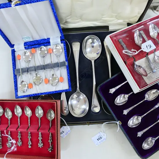 5 SETS BOXED CUTLERY,INCL.SOUP SPOONS, COFFEE BEAN TEASPOONS & OTHERS. NOTE: wrong photo, has now been corrected