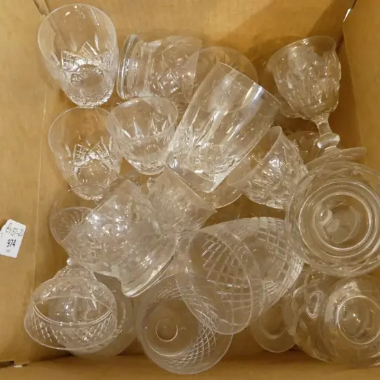 BOX SELECTION OF CRYSTAL GLASSES