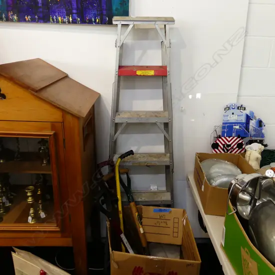 ULRICH ALUMINIUM LADDER H.1820mm