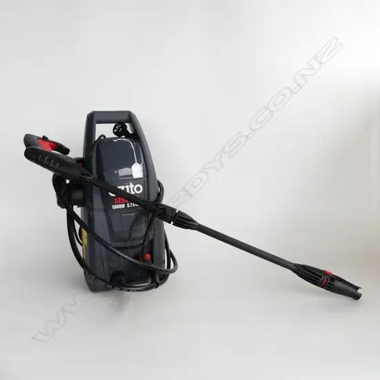 small OZITO 1450 PSI 1300W WATER BLASTER 5.7l/min