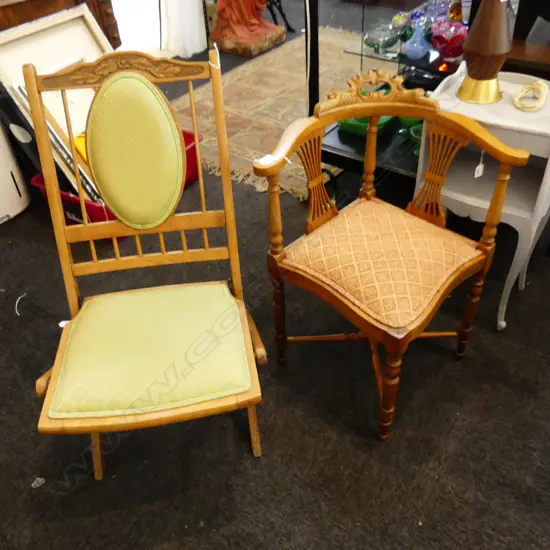 FOLDING CHAIR & CORNER CHAIR