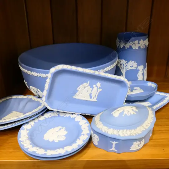 BOX LOT BL/WH WEDGWOOD BASE RELIEF CHINA. INCLUDES LARGE BOWL JUG JEWELLERY BOX AND DISHES