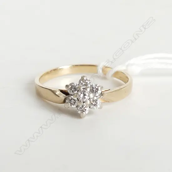 9ct GOLD & DIAMOND RING (MOUNT BENT) W.2.18mm SIZE N 1/2