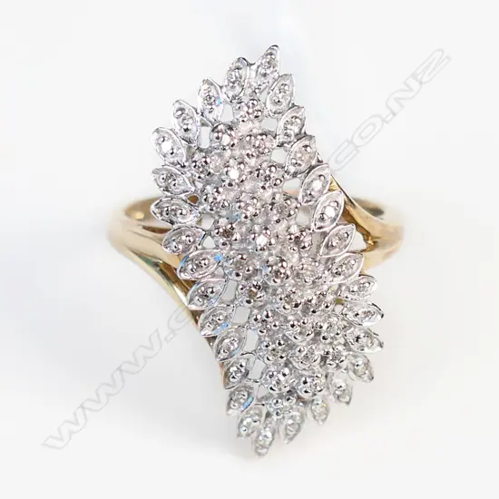 9CT GOLD RETRO DIAMOND DESIGNER RING 3.83gms