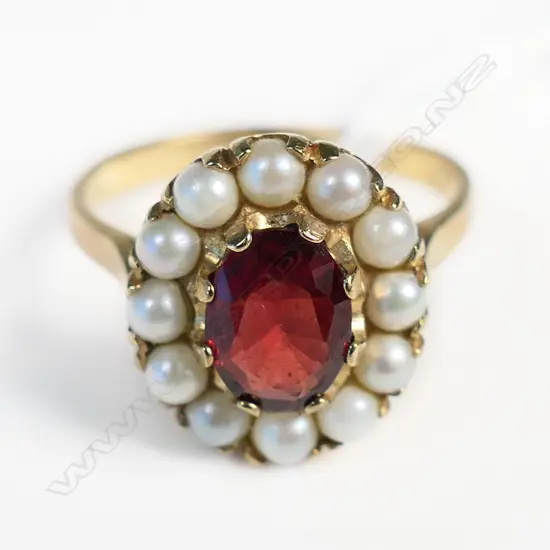 9CT YELLOW GOLD & GARNET & PEARL RING 3.8gms