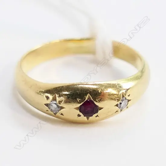 18ct YELLOW GOLD RUBY & DIAMOND 2.66gms small size G 1/2